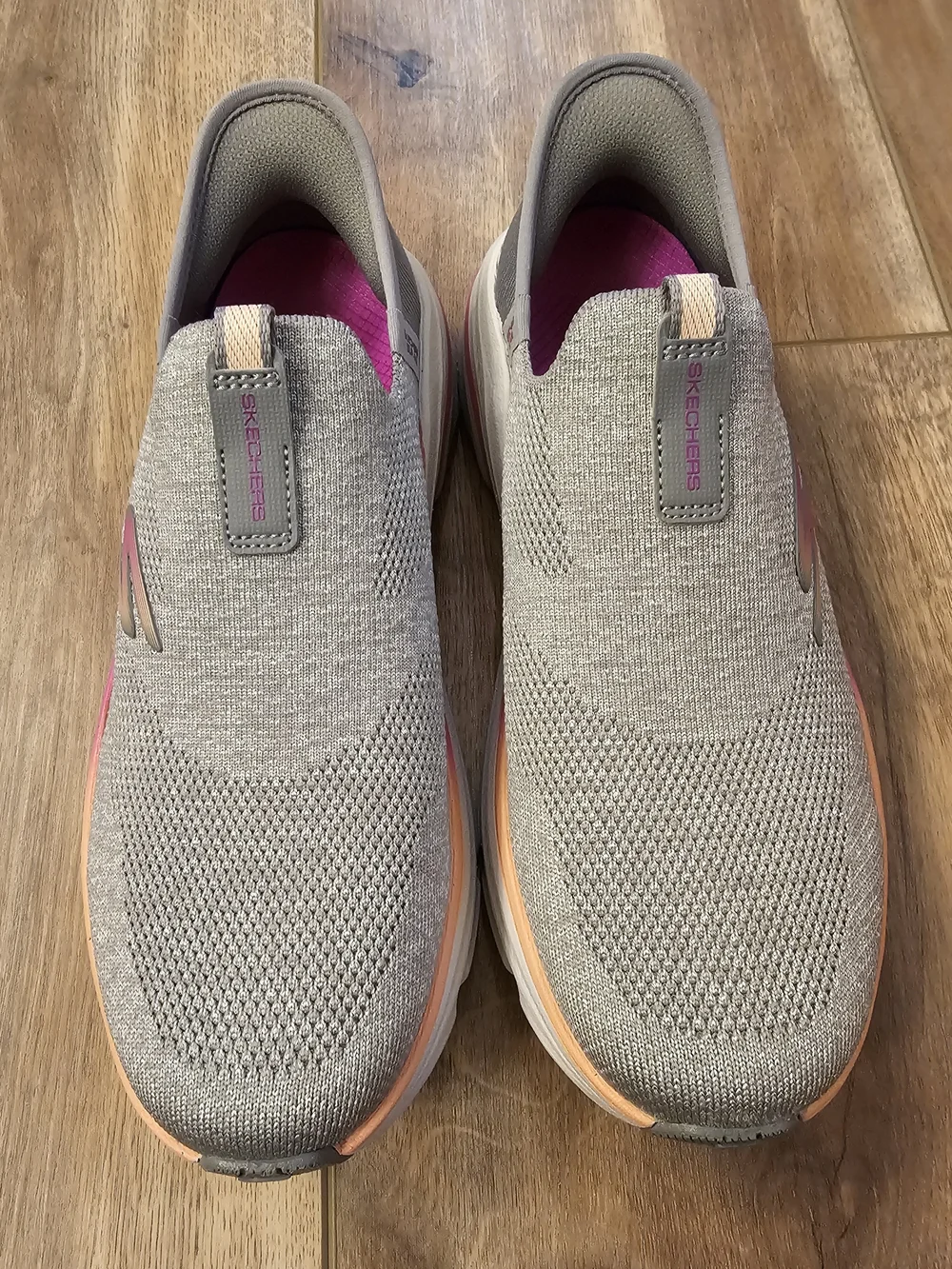 Skechers Women’s Max Cushioning Gray Arch Fit Slip-Ins Shoes - Size 8, Like New! - Picture 2 of 7